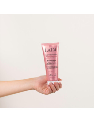 Shampoing Brillance miroir instantanée et longue durée* - cheveux ternes Shampoing Brillance miroir instantanée et longue durée* - cheveux ternes