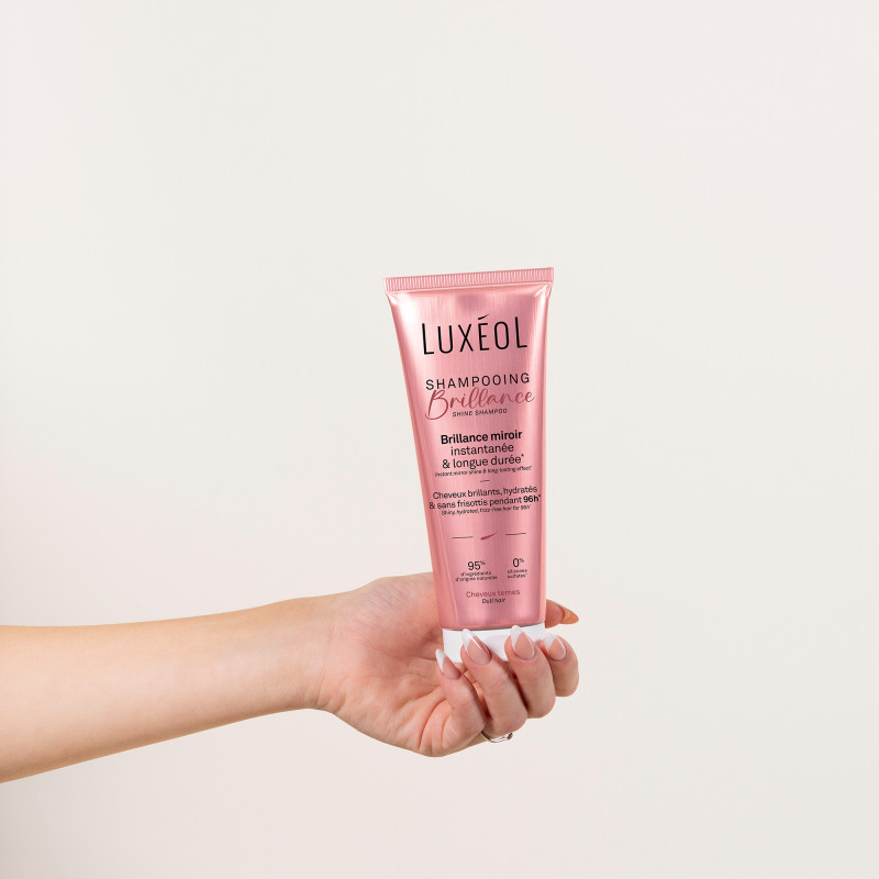 Shampoing Brillance miroir instantanée et longue durée* - cheveux ternes Shampoing Brillance miroir instantanée et longue durée* - cheveux ternes