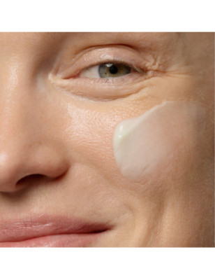 DEEP MOISTURE Crème Hydratante de Jour – Hydratation et confort quotidien DEEP MOISTURE Crème Hydratante de Jour – Hydratation et confort quotidien