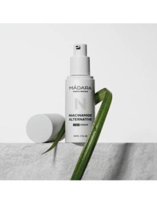Sérum Botanique Alternatif Niacinamide 5 en 1 – Éclat et uniformité Sérum Botanique Alternatif Niacinamide 5 en 1 – Éclat et uniformité