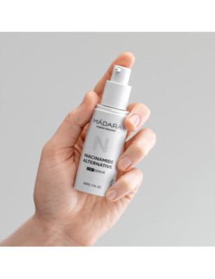 Sérum Botanique Alternatif Niacinamide 5 en 1 – Éclat et uniformité Sérum Botanique Alternatif Niacinamide 5 en 1 – Éclat et uniformité