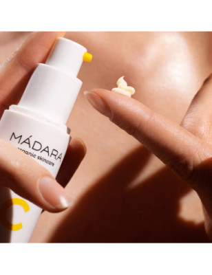 VITAMIN C Crème Régénérante Illuminatrice – Éclat et hydratation intense VITAMIN C Crème Régénérante Illuminatrice – Éclat et hydratation intense