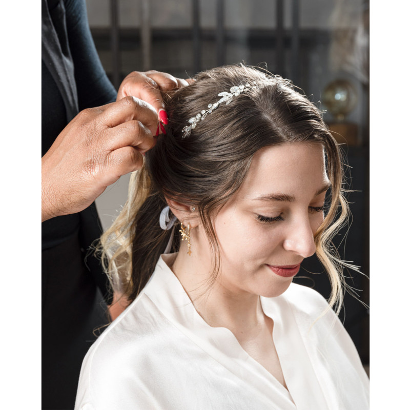 Serre tête feuilles argentés et cristaux - mariage Serre tête feuilles argentés et cristaux - mariage