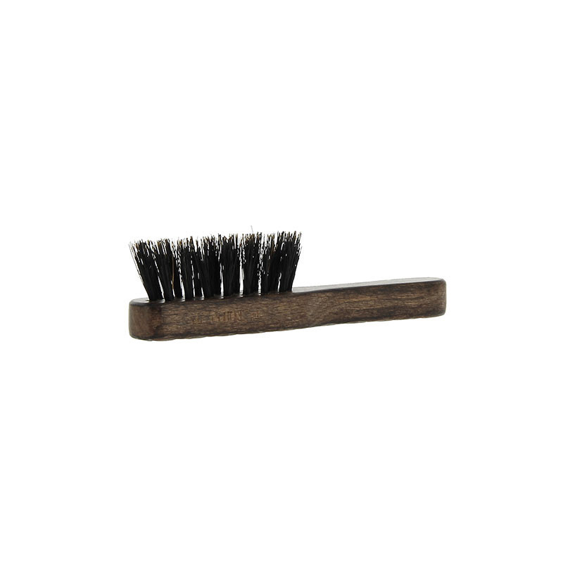 Mini brosse moustache en bois d'hêtre et poils de sanglier Mini brosse moustache en bois d'hêtre et poils de sanglier