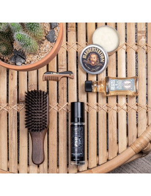 Brosse large en bois d'hêtre et poils de sanglier 8 rangs Brosse large en bois d'hêtre et poils de sanglier 8 rangs