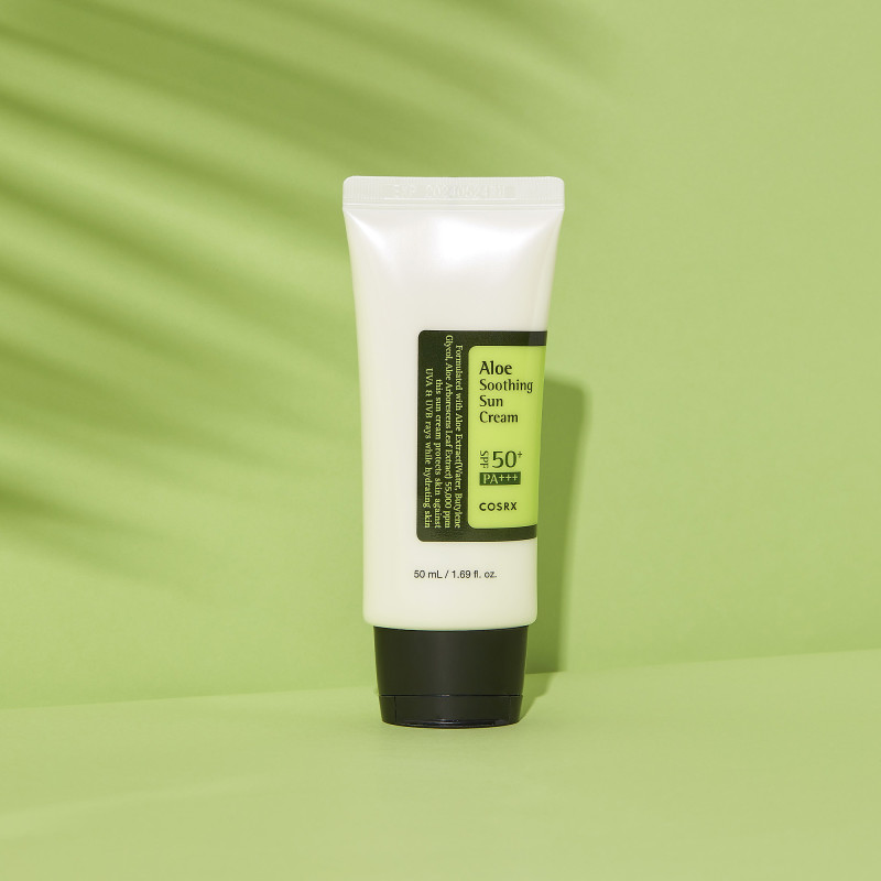 Crème solaire apaisante à l’aloès SPF50+ PA+++ Crème solaire apaisante à l’aloès SPF50+ PA+++